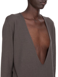 EXTREME V NECK PULL