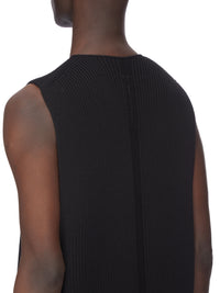 V TANK