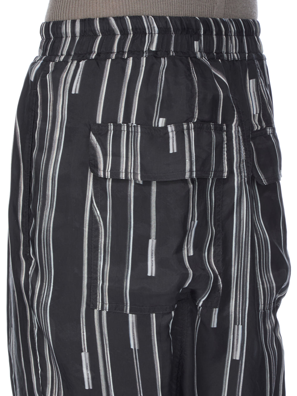 Rick's Pods Shorts - Black & Pearl