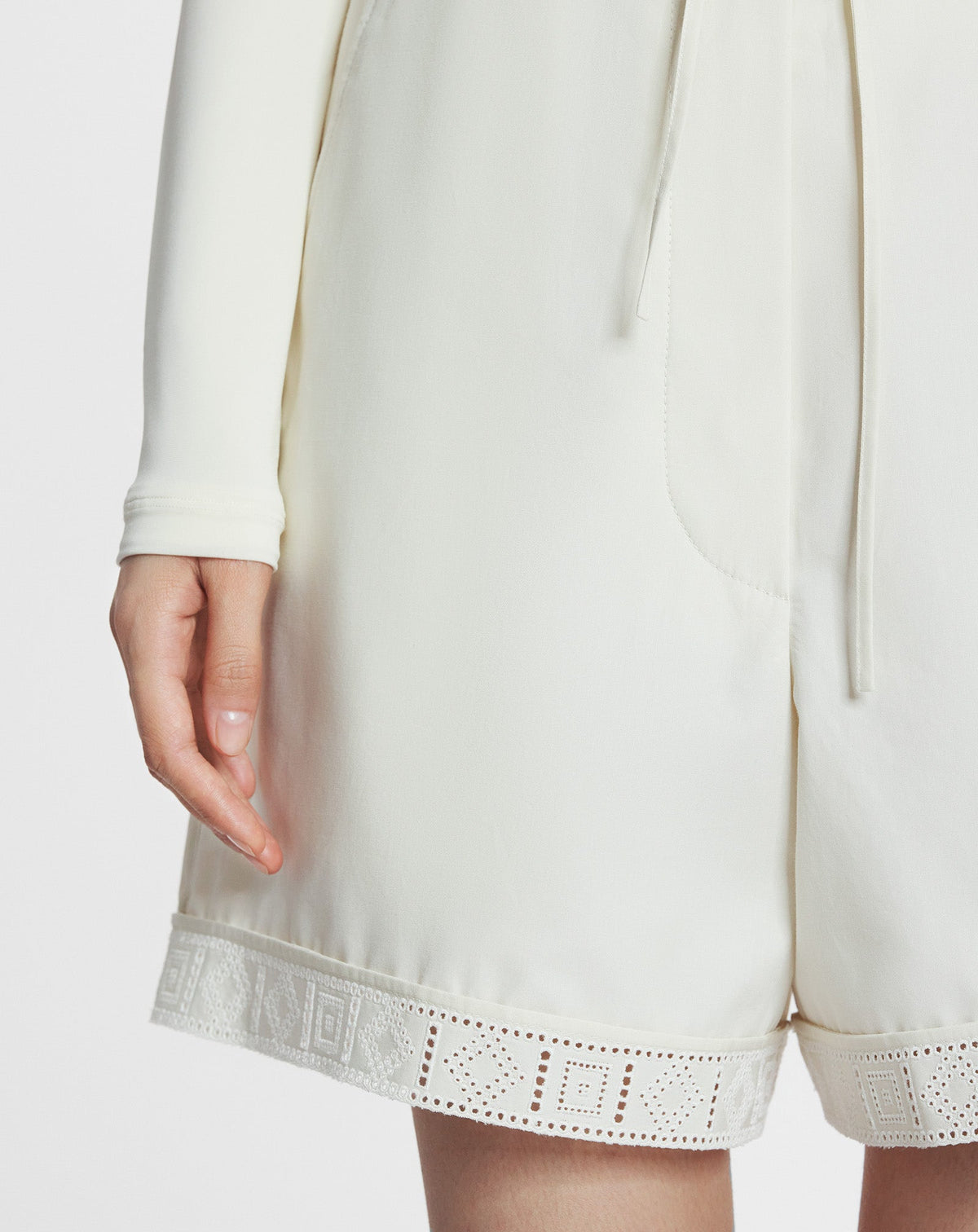 Short à basque broderie anglaise - Blanc casse