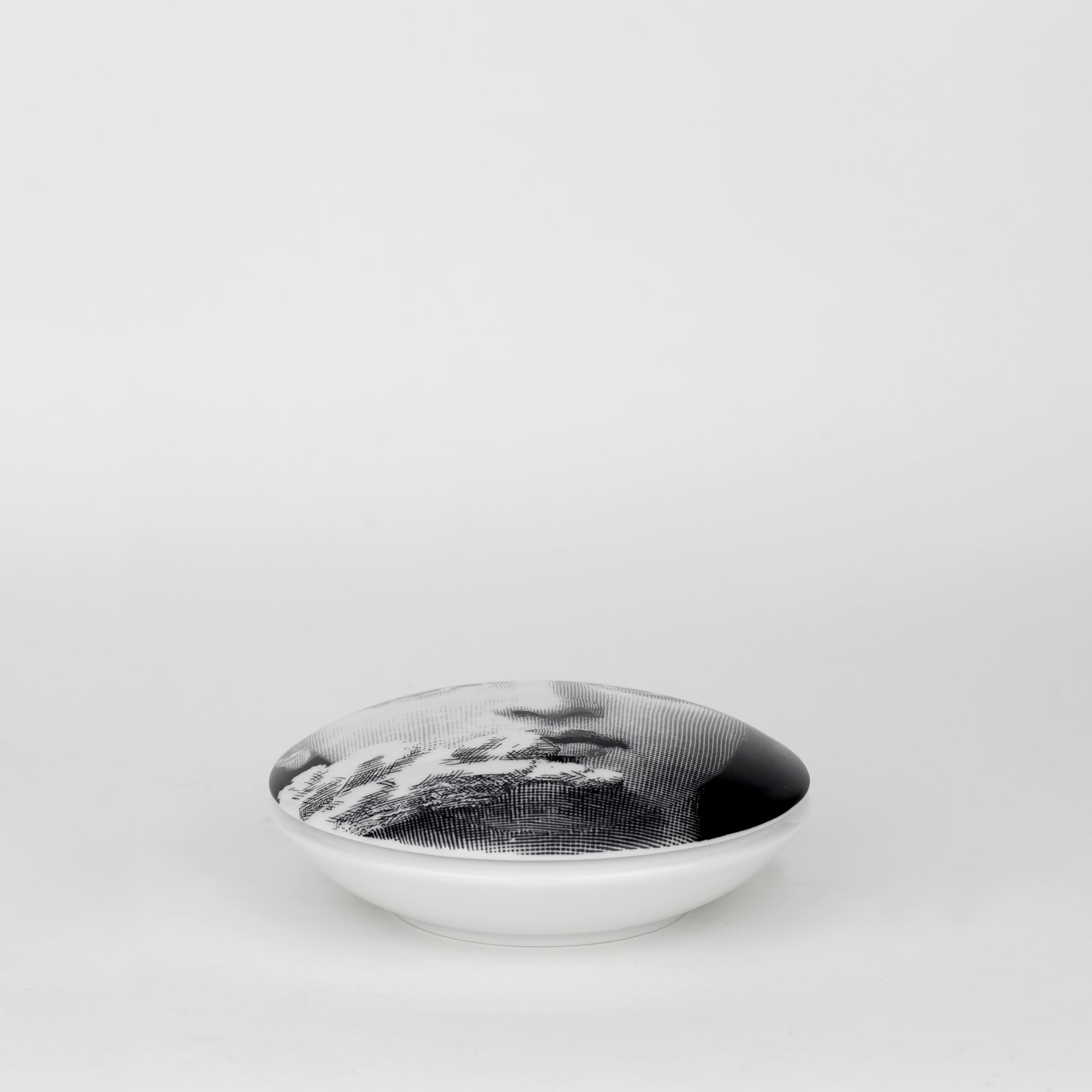 Tema e Variazioni n.139 round porcelain box - Black & White