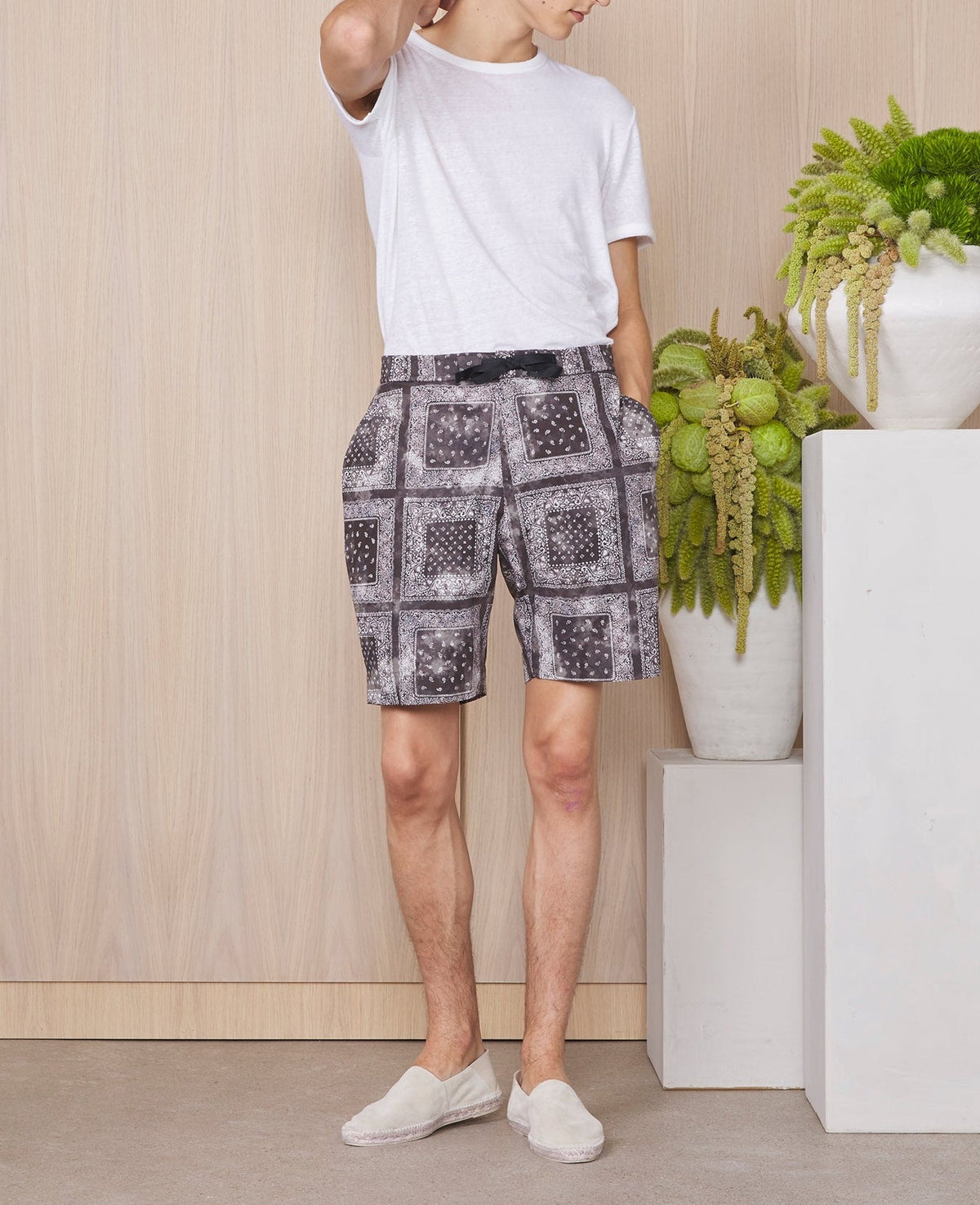 DARK GREY/GREY/WHITE // SHORT PHIL