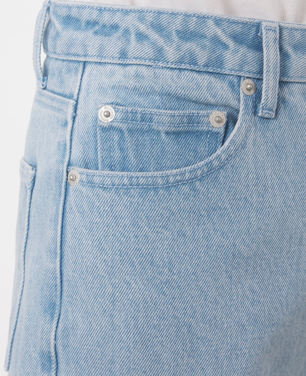 LIGHT BLUE // Jean Romy