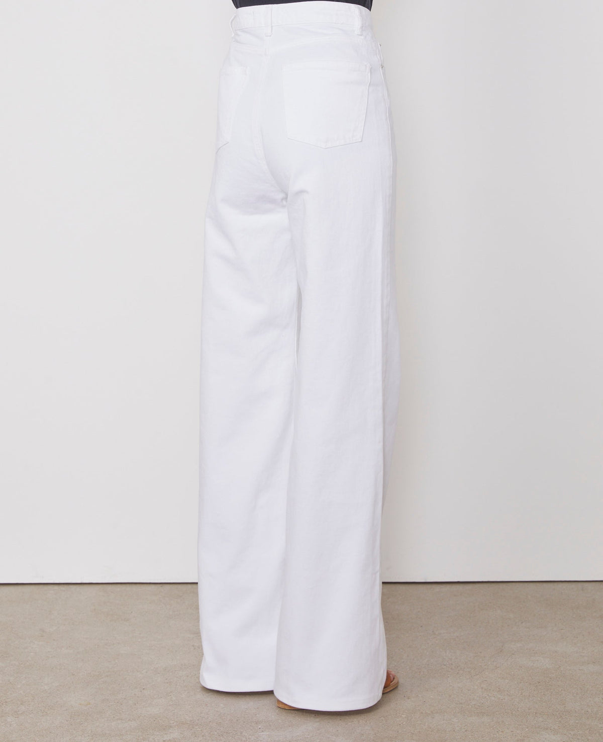 WHITE // Jean Romy
