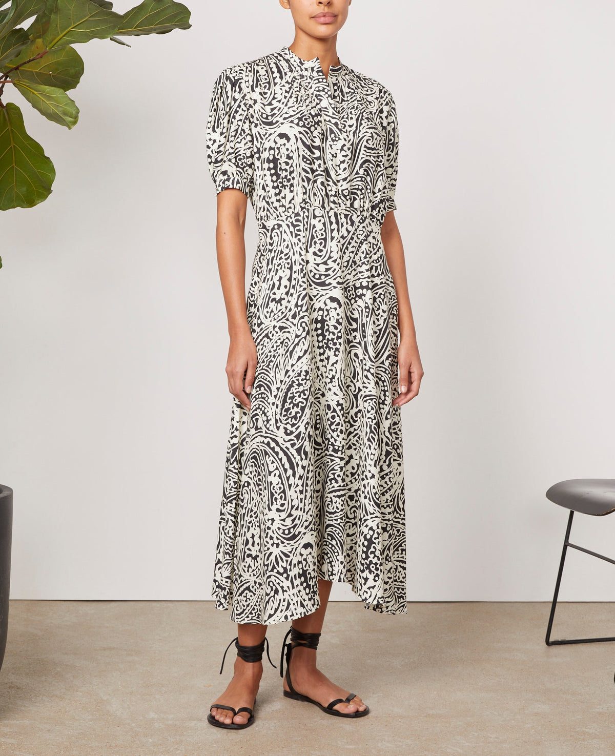 ECRU/BLACK // ROBE SACHA