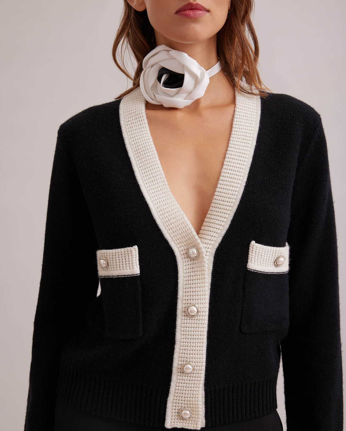 Black / Cardigan Script