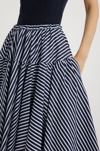Navy Stripes / Jupe longue volumineuse en popeline de coton bio imprimée