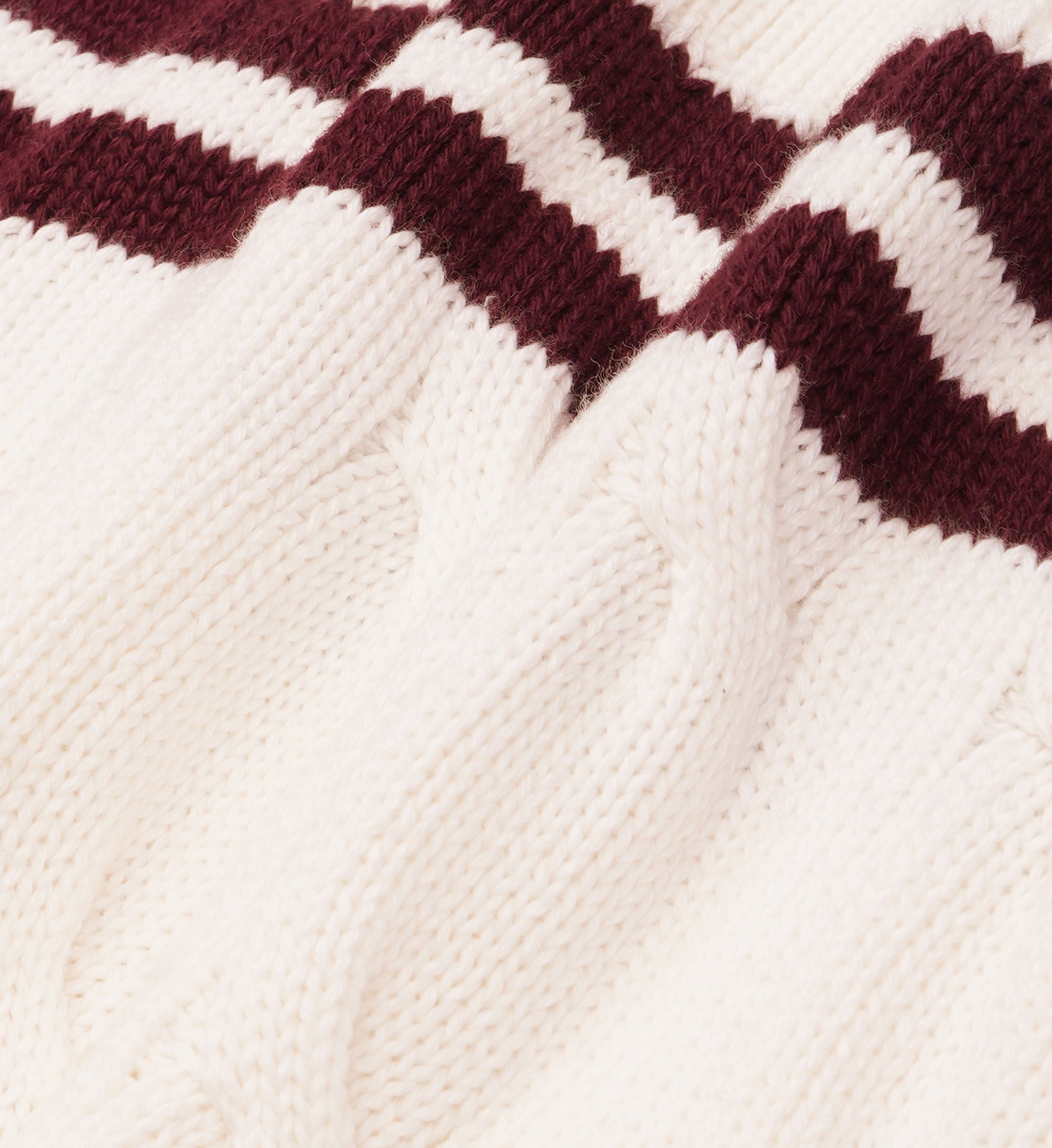 Pull à col en V tricoté en maille - Off White