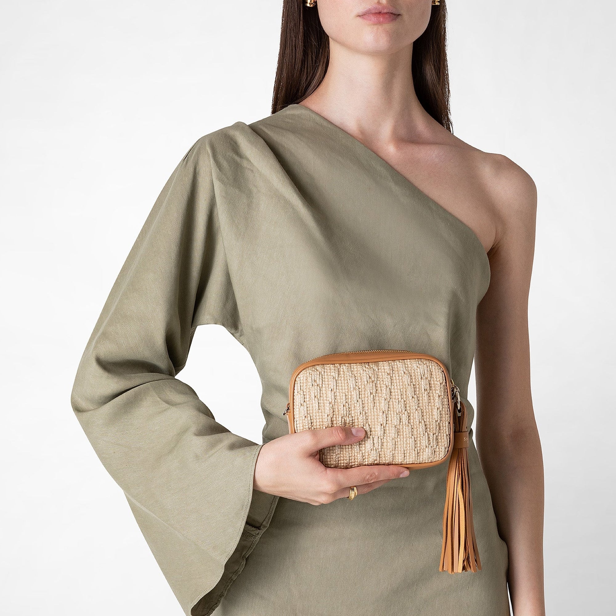 Mini sac avec bandoulière en raphia - Natural & Caramel