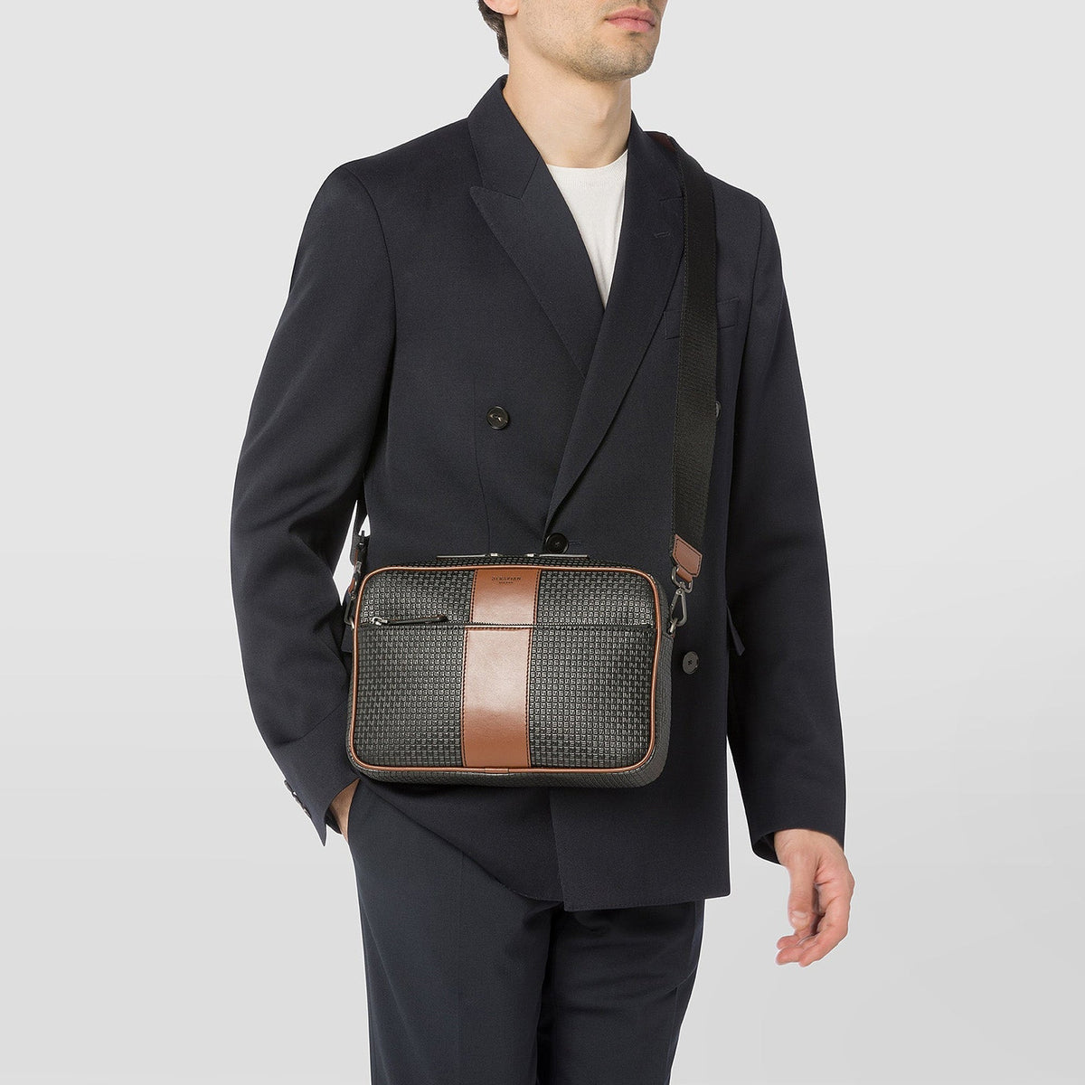 E/W messenger Stepan 72 Blk/Cuoio - Black & Cuoio