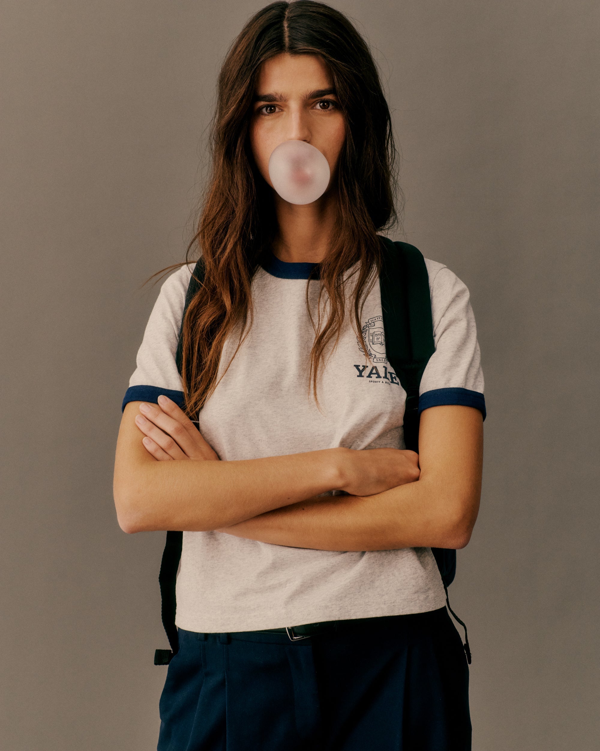 T-shirt à col rond avec emblème de Yale - Gris chiné/Bleu marine