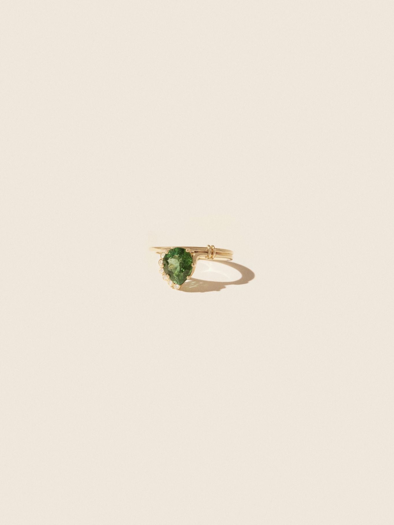 Bague Sun N°2 en or jaune sertie de diamant - Tourmaline Verte
