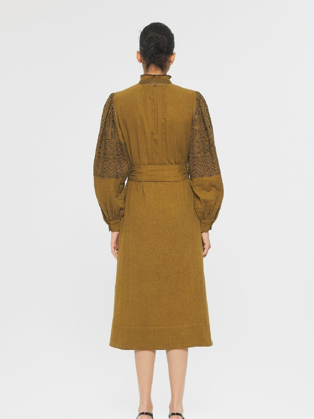 Robe brodée Svetlana - Camel