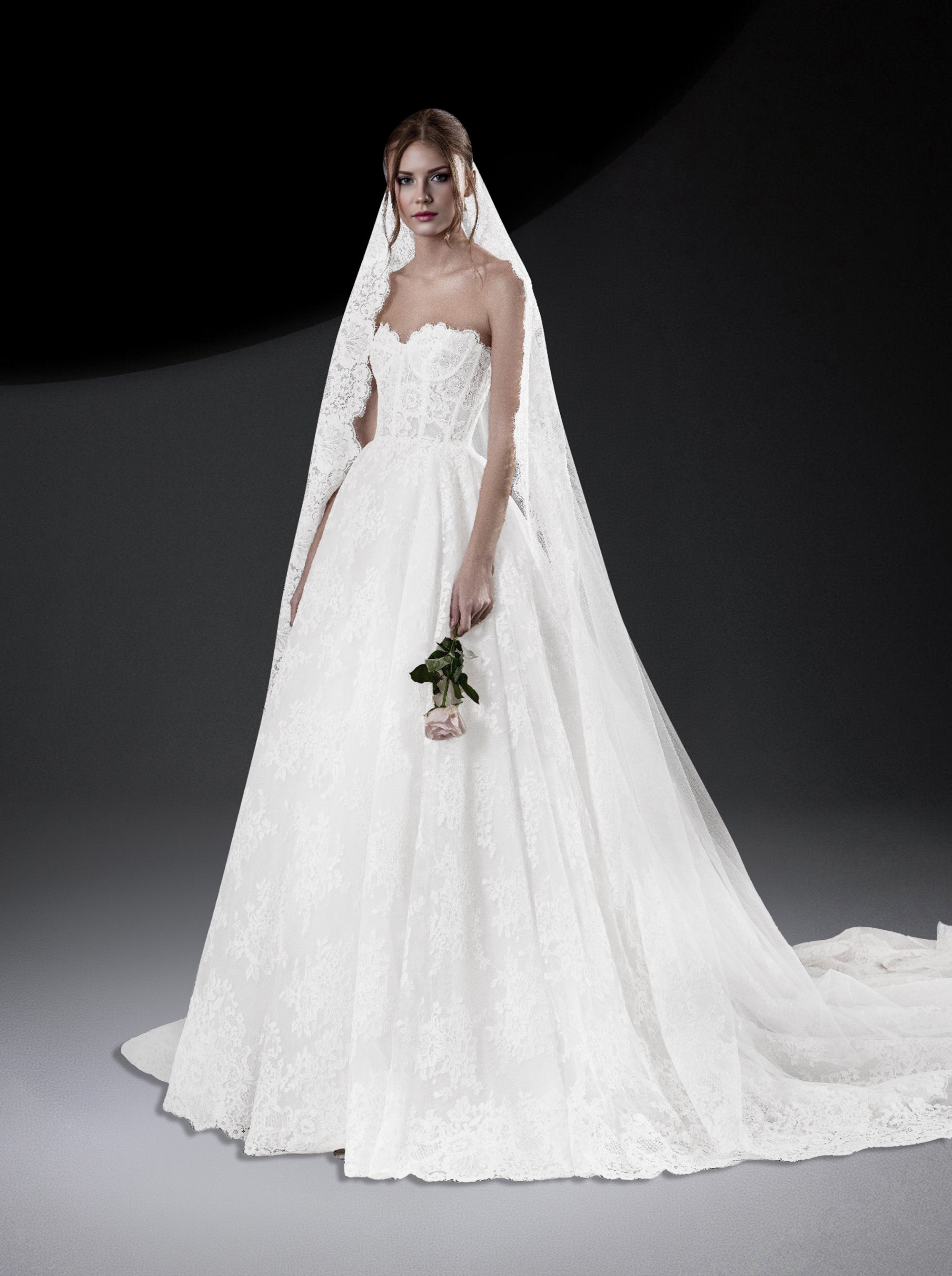 Scalloped-edged floral lace veil - Pristine Cream