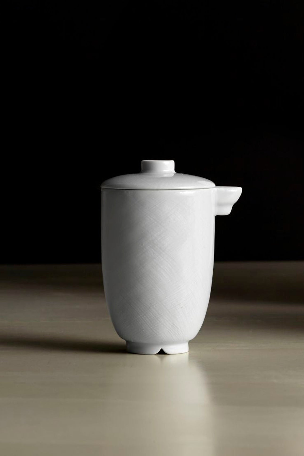 Han porcelain olive oil jar - White