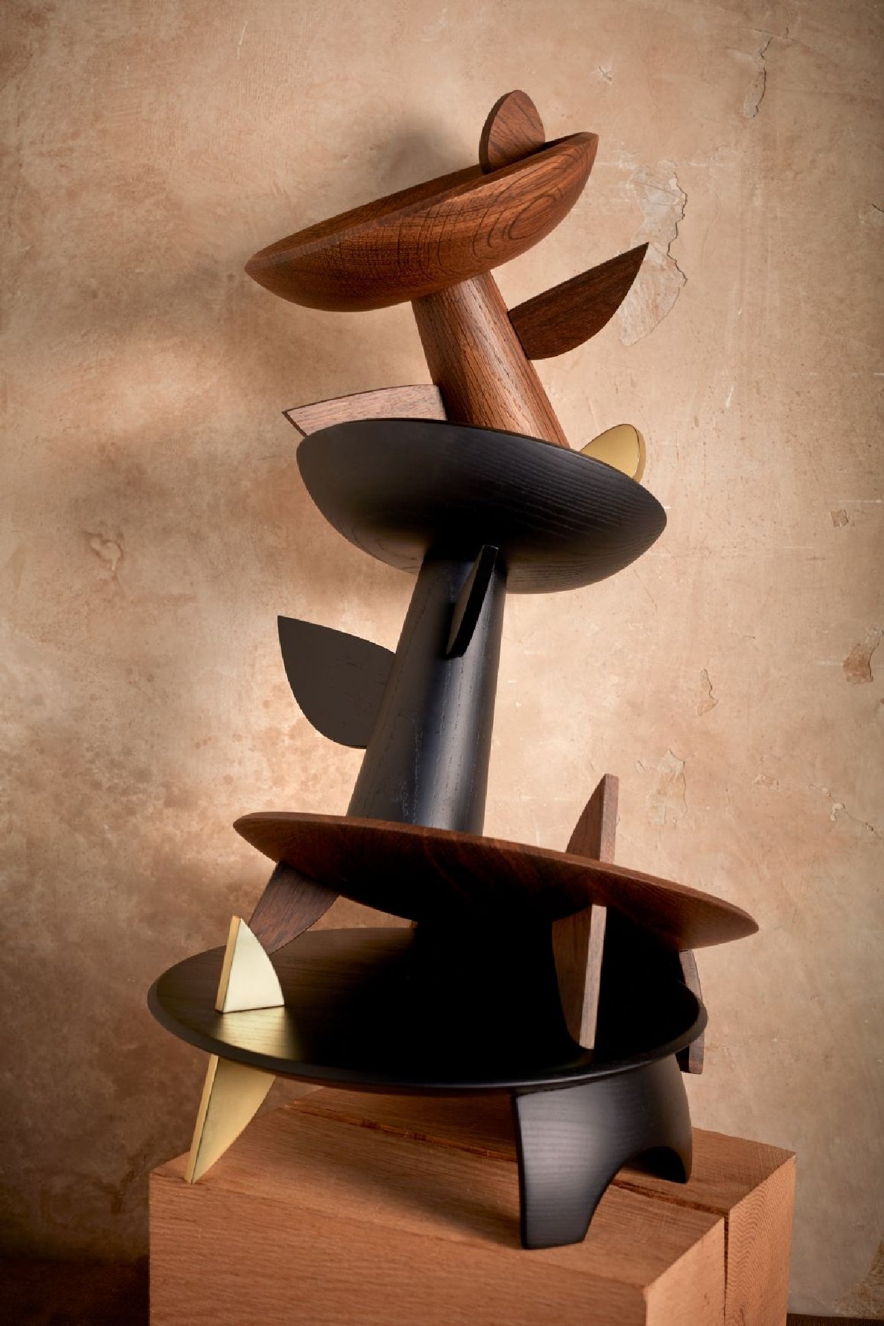 Plateau Kelly Behun en chêne sur pied - Brown