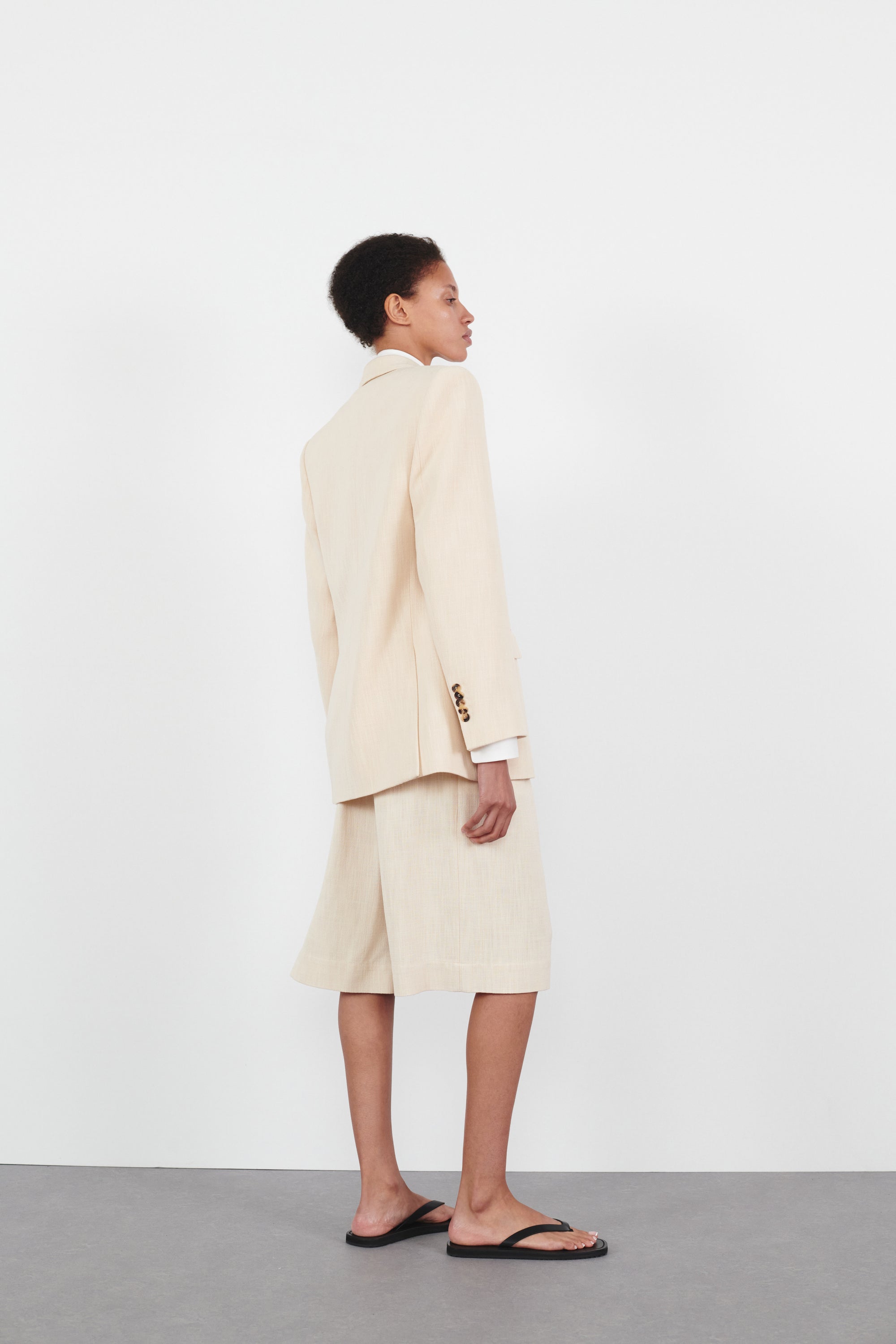 Spring Tailored Short - Cream