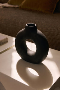 Vase Susanar en céramique - Noir