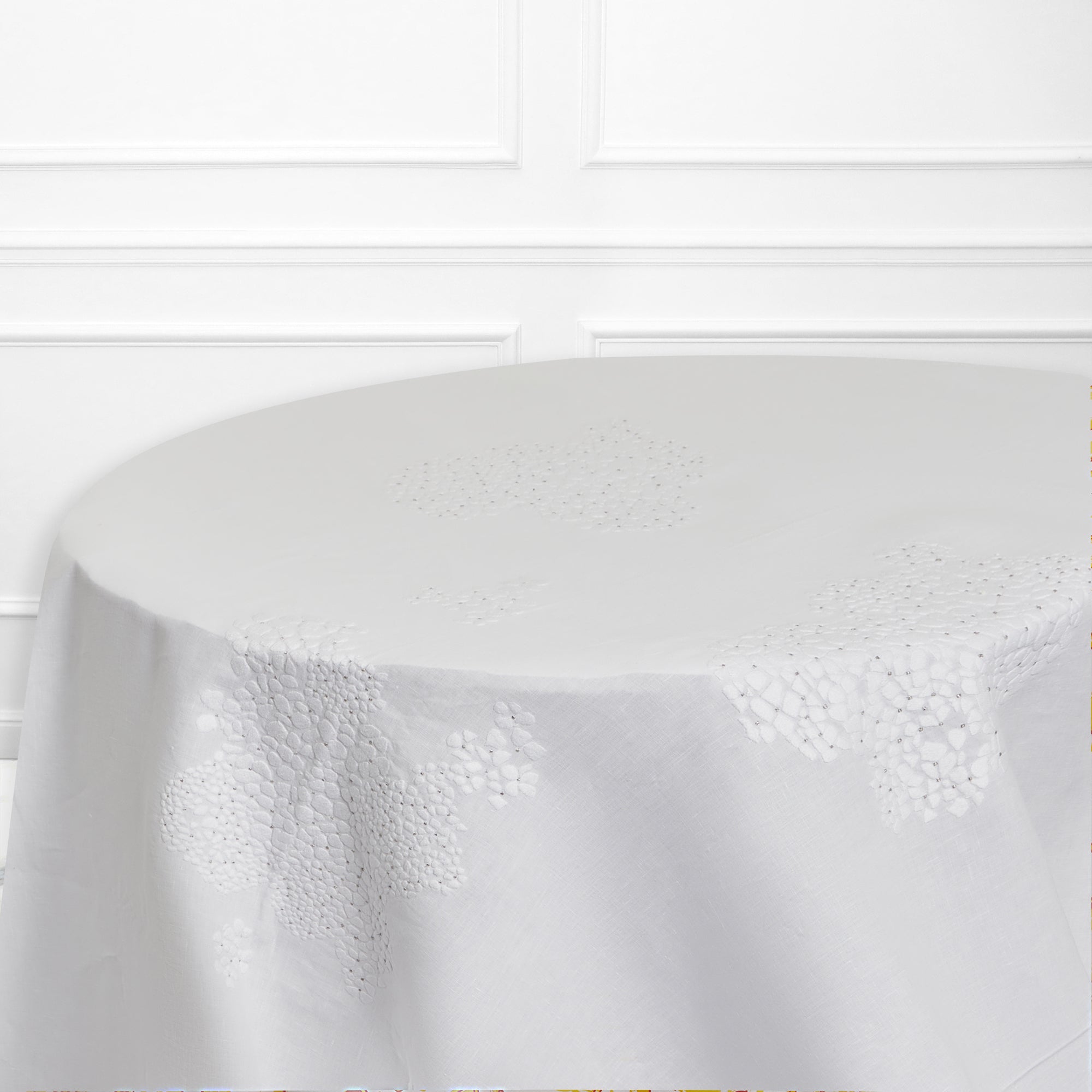 Hortensias Linen Tablecloth - White & Silver