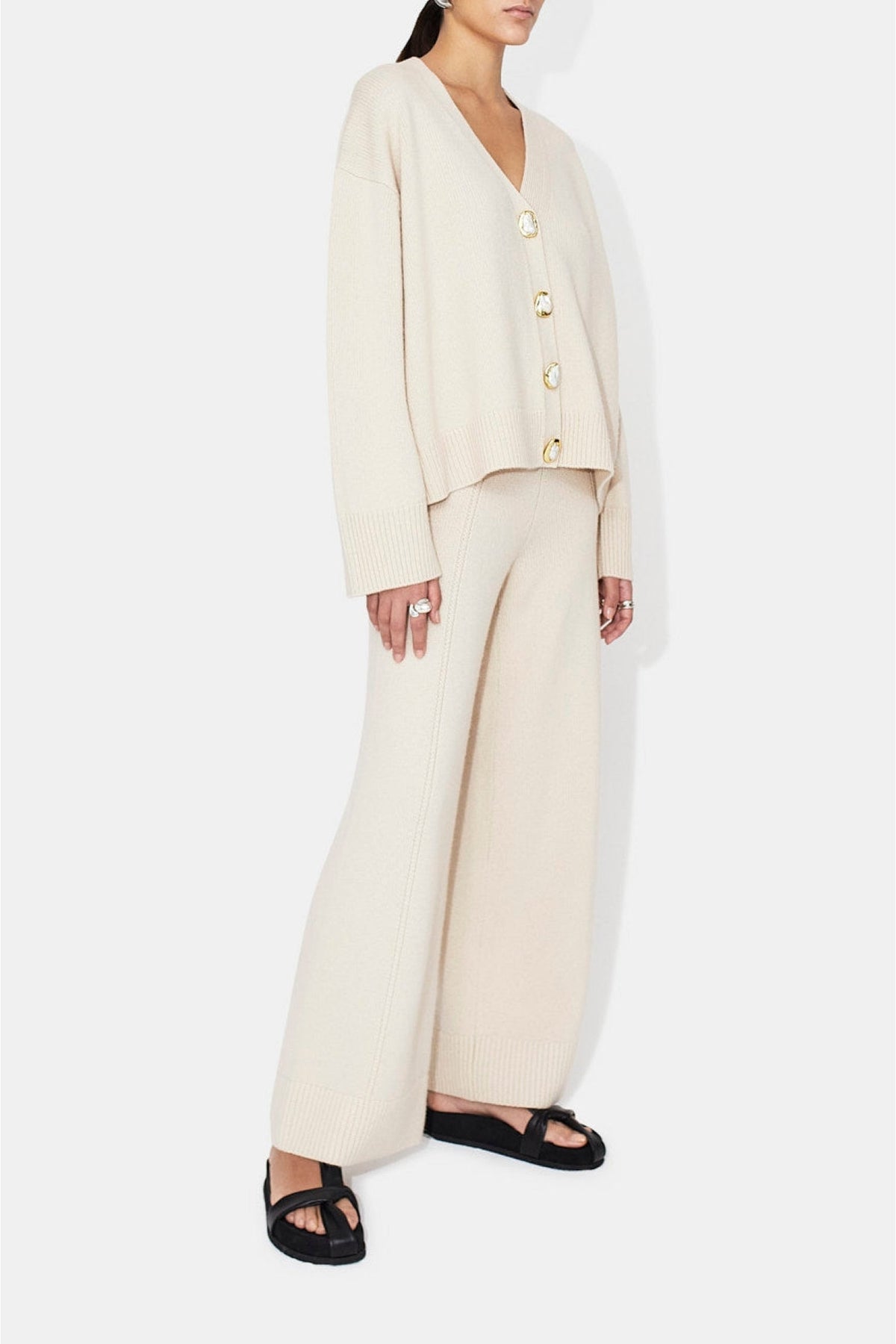 Theia Cashmere Turtle Neck - Crème