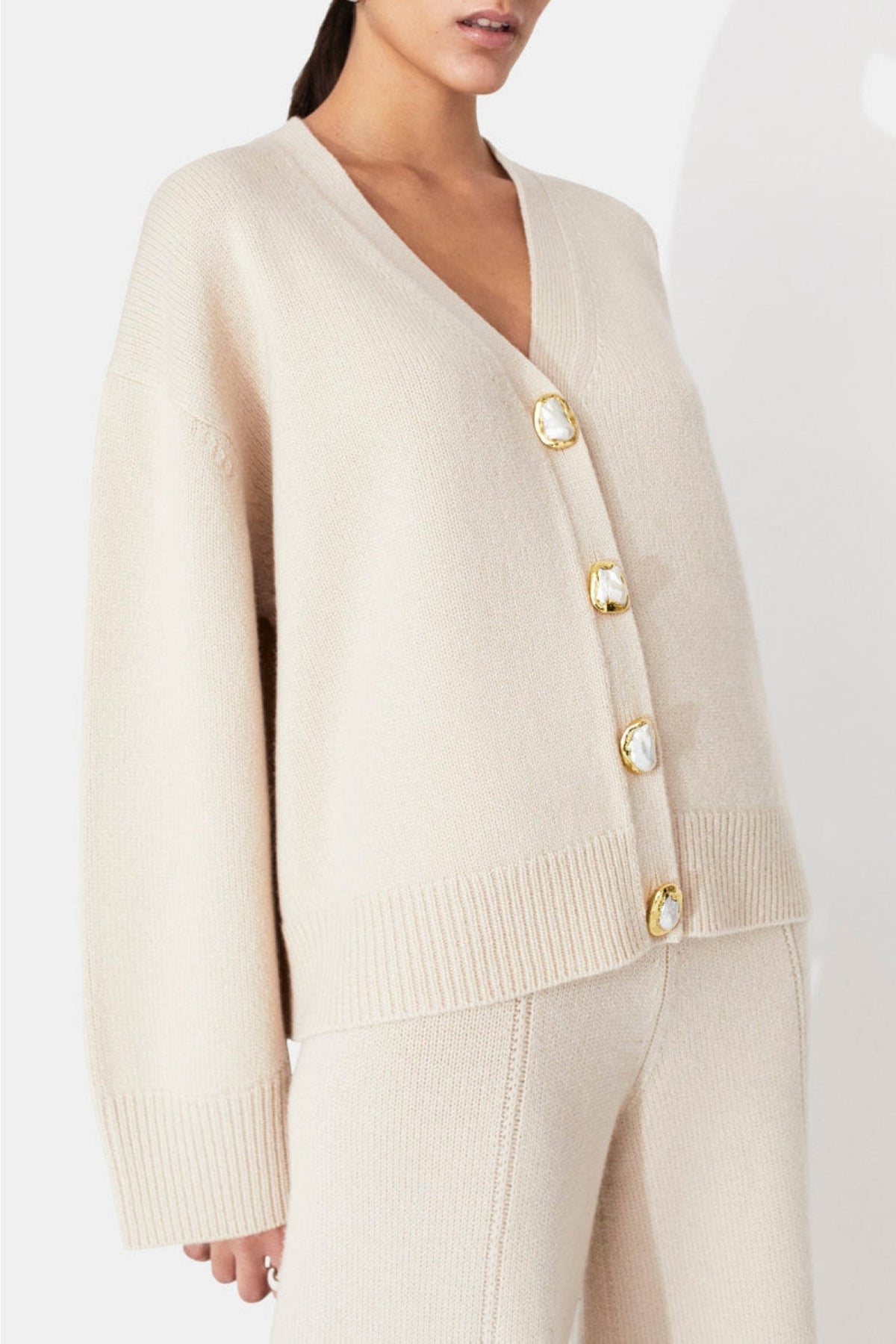 Theia Cashmere Turtle Neck - Crème