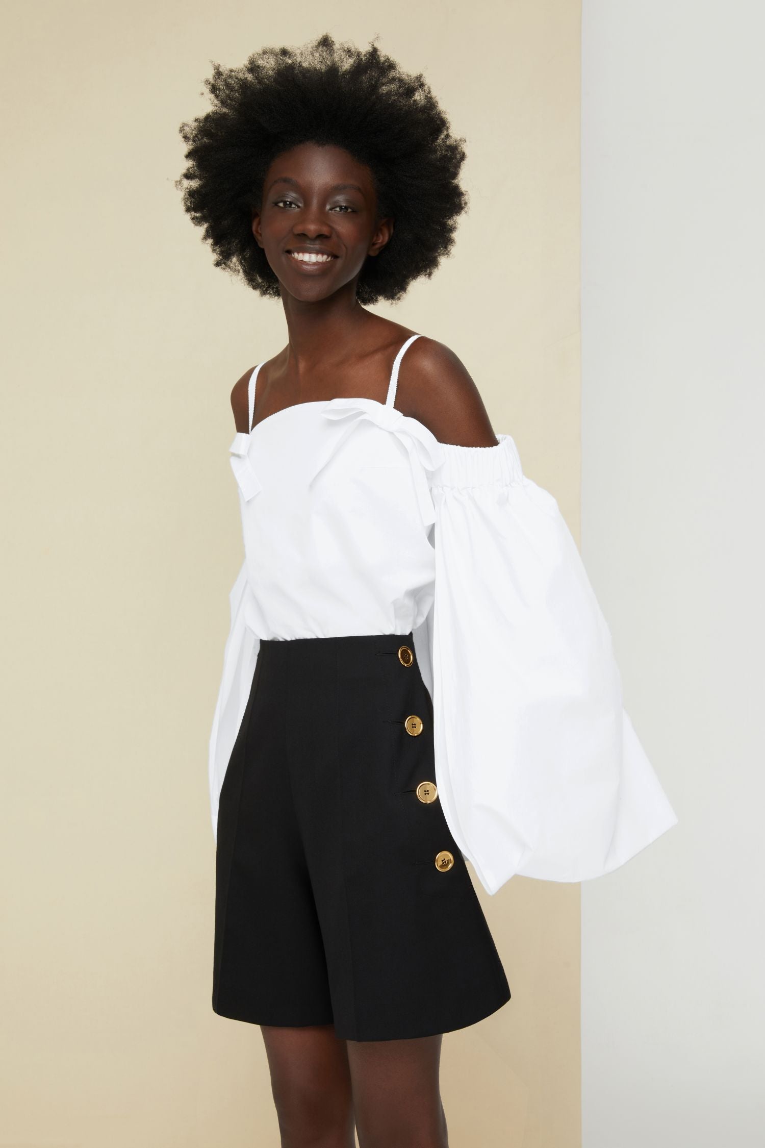 Off-the-shoulder cape top - White