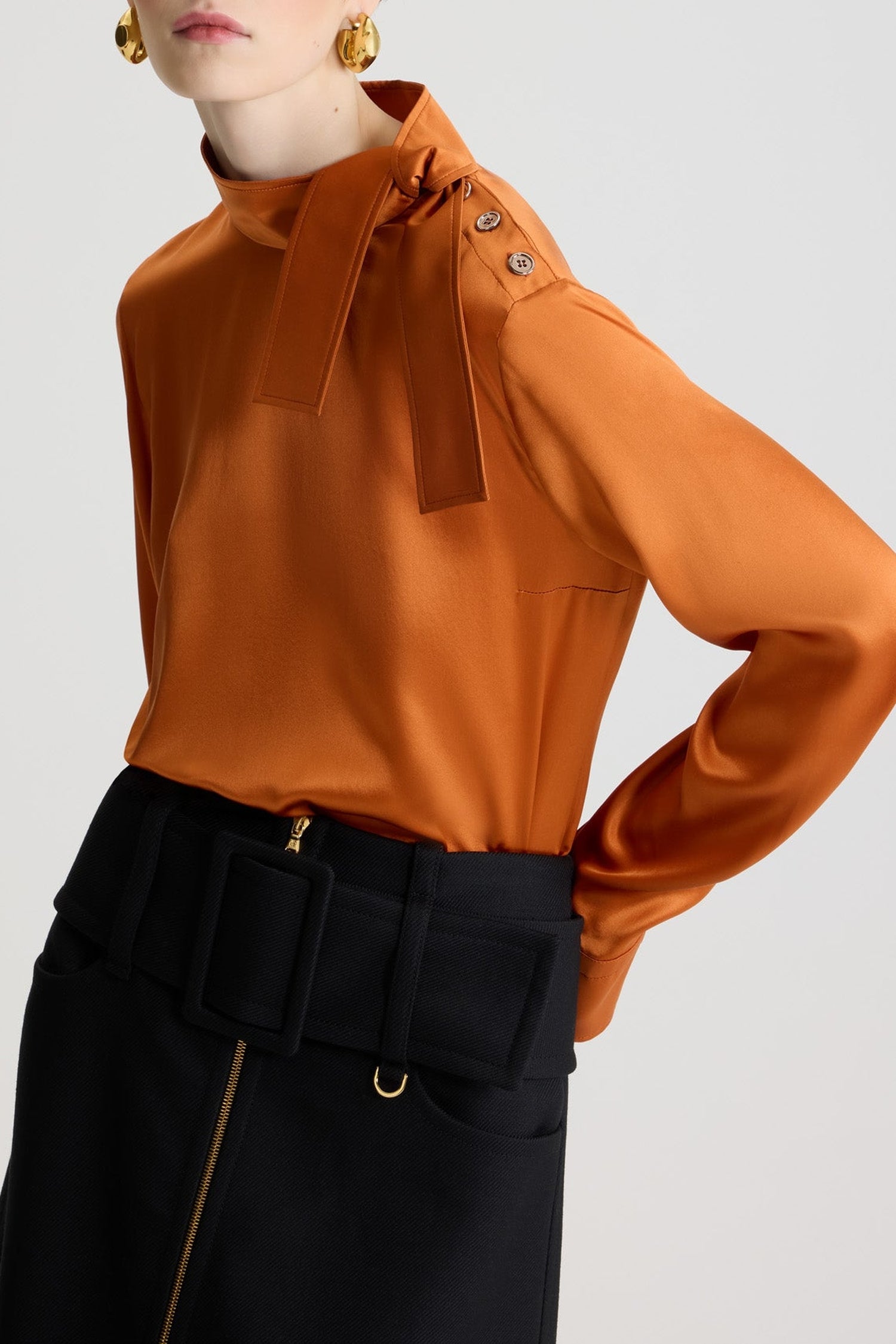 Blouse à col foulard en soie - Noir