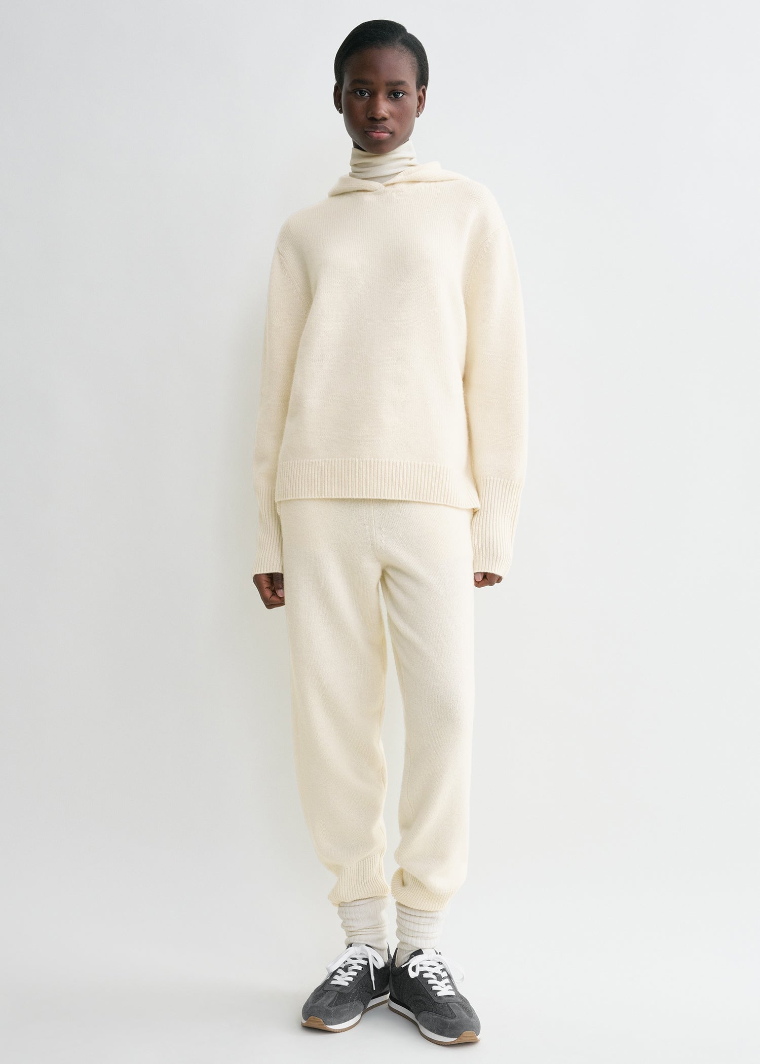 HOODED CASHMERE SWEATSHIRT