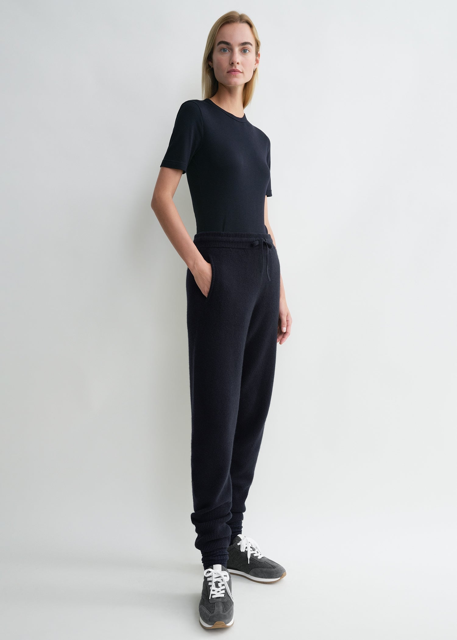 DRAWSTRING CASHMERE SWEATPANTS