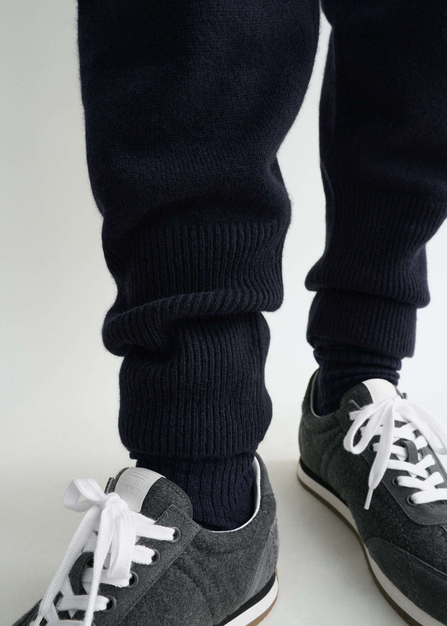 DRAWSTRING CASHMERE SWEATPANTS