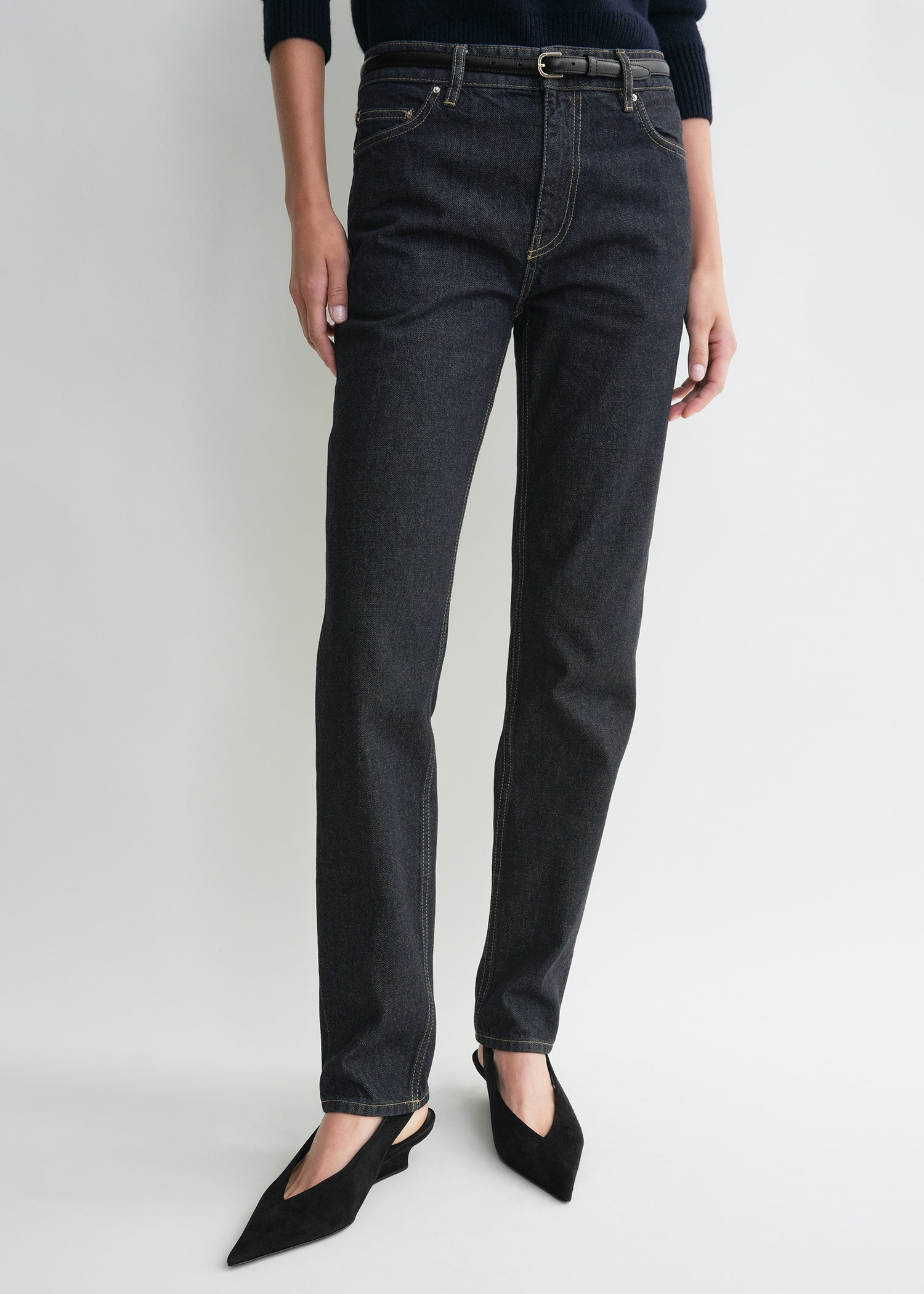 LOW TAPER DENIM