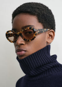 OVAL SUNGLASSES