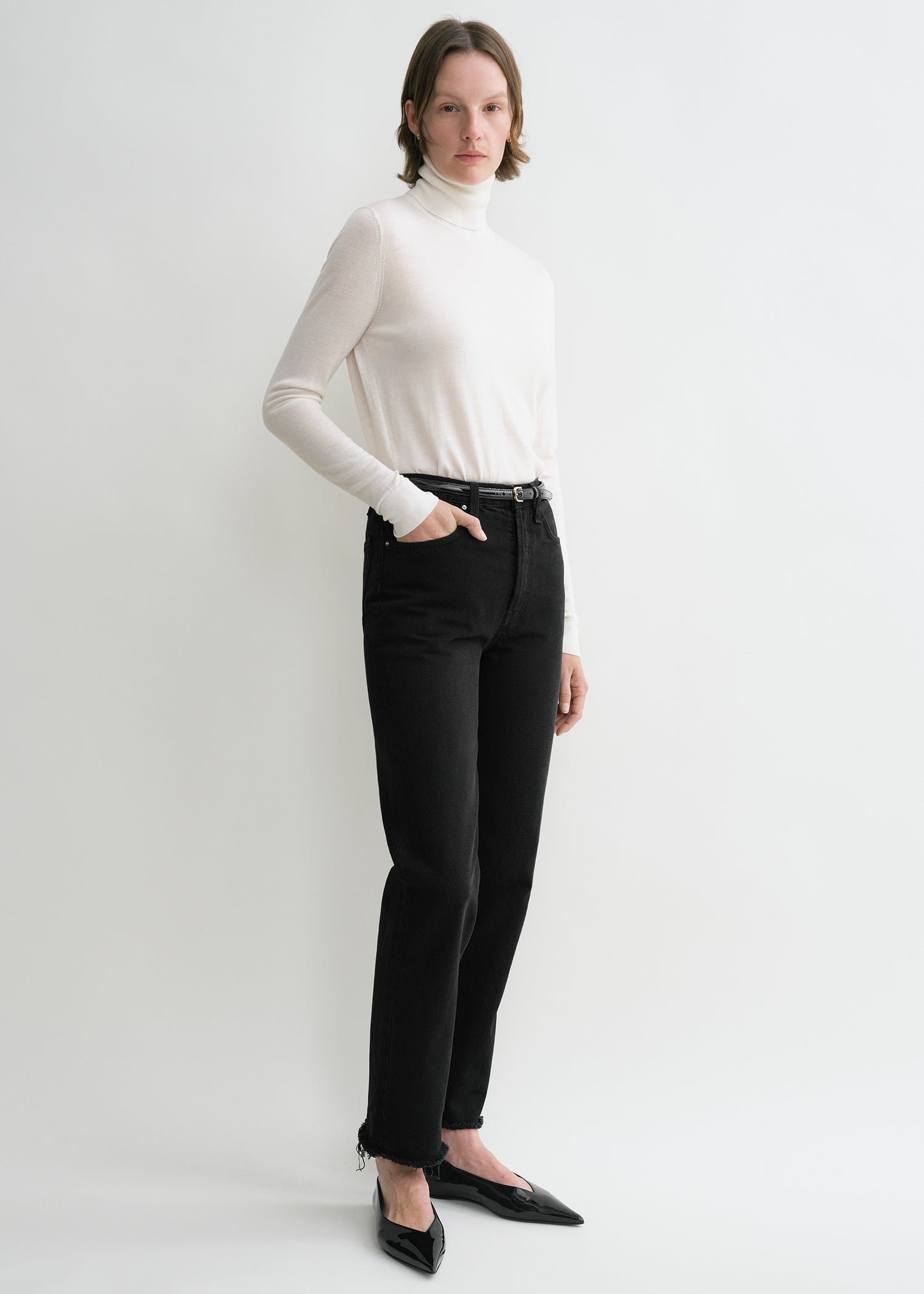 CLASSIC CUT DENIM