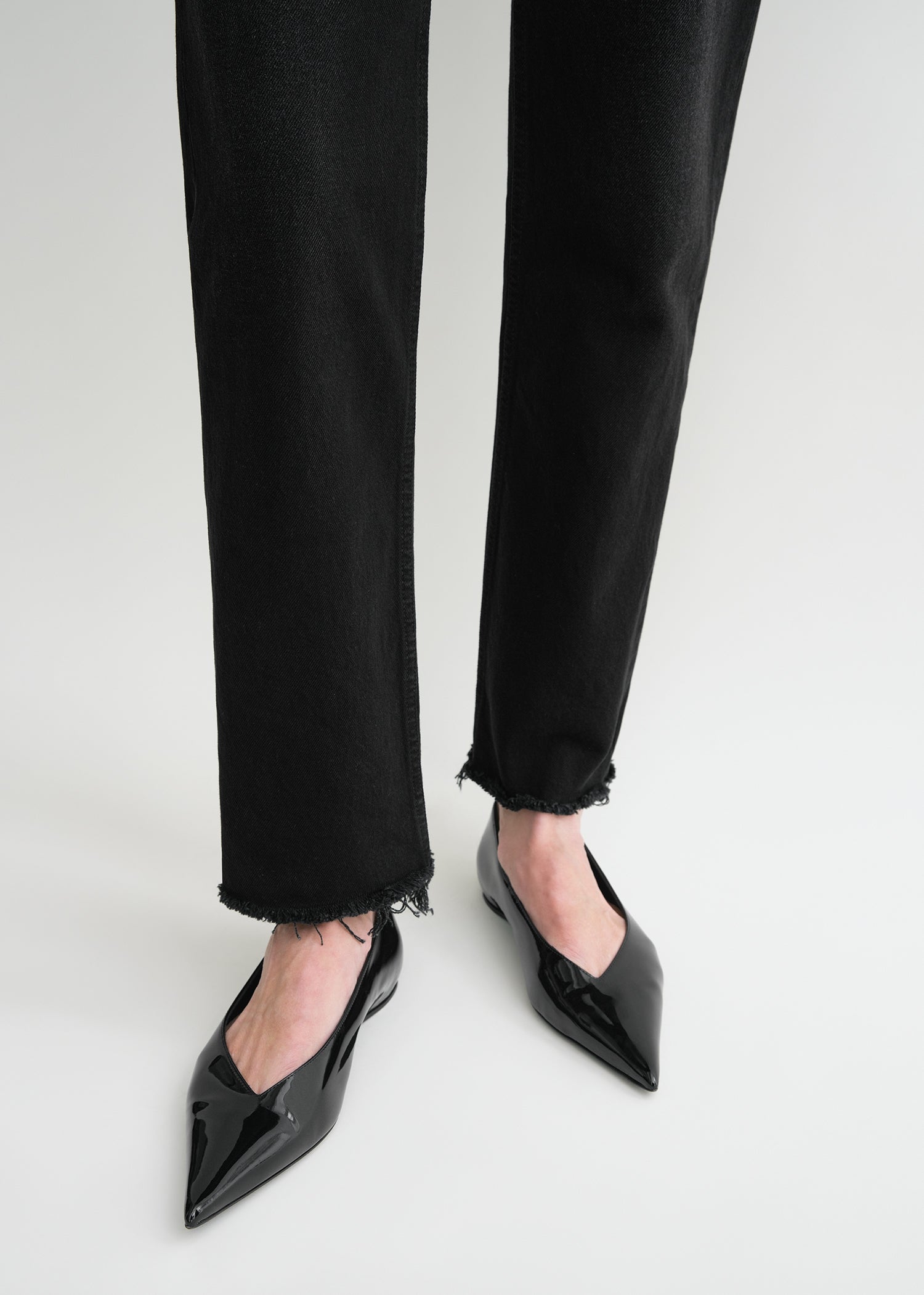 CLASSIC CUT DENIM