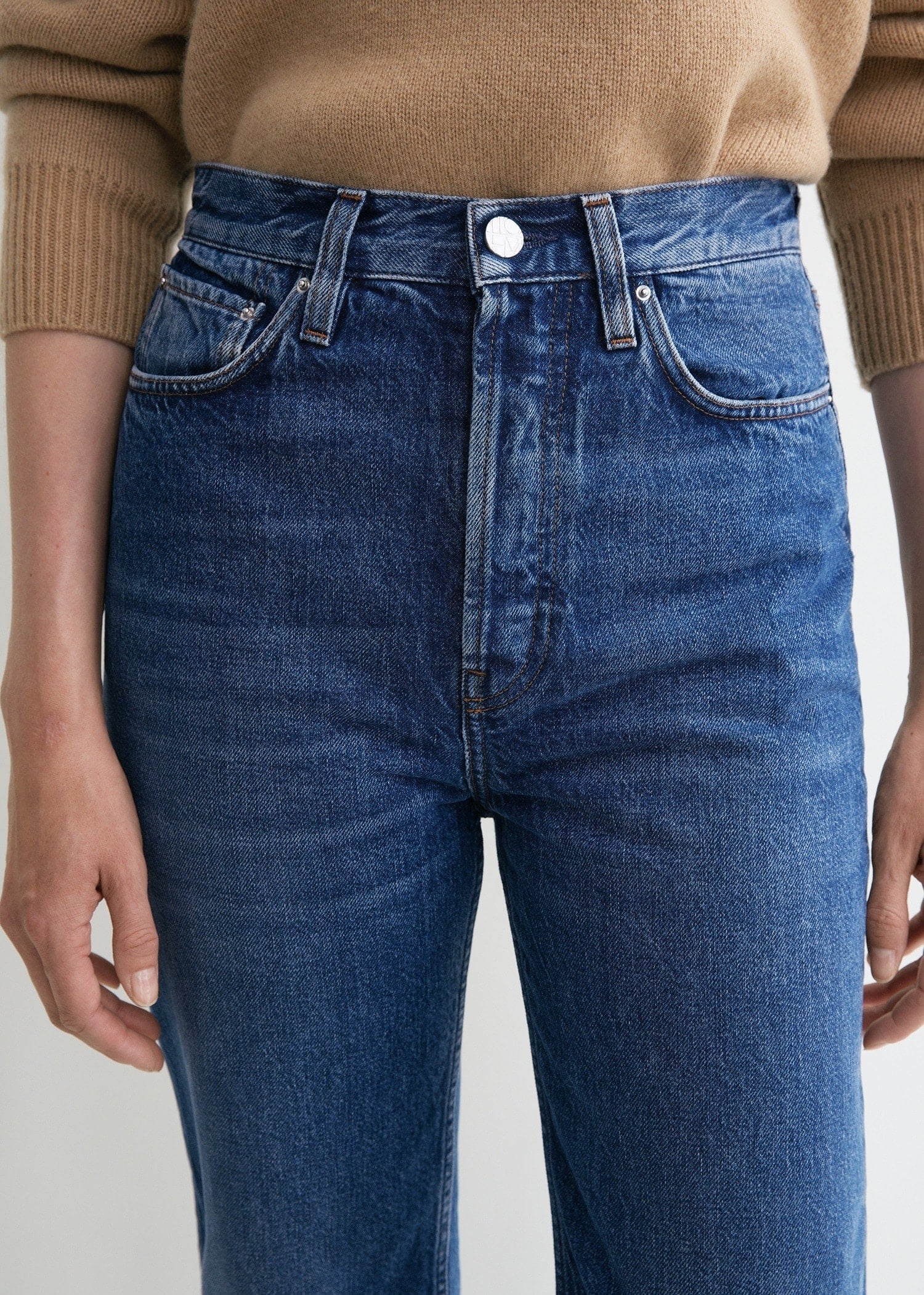 CLASSIC CUT DENIM