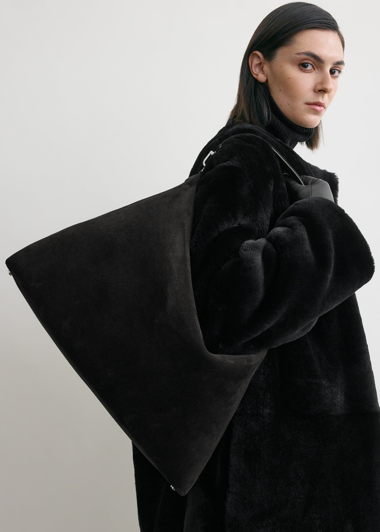 BEVEL SUEDE BAG