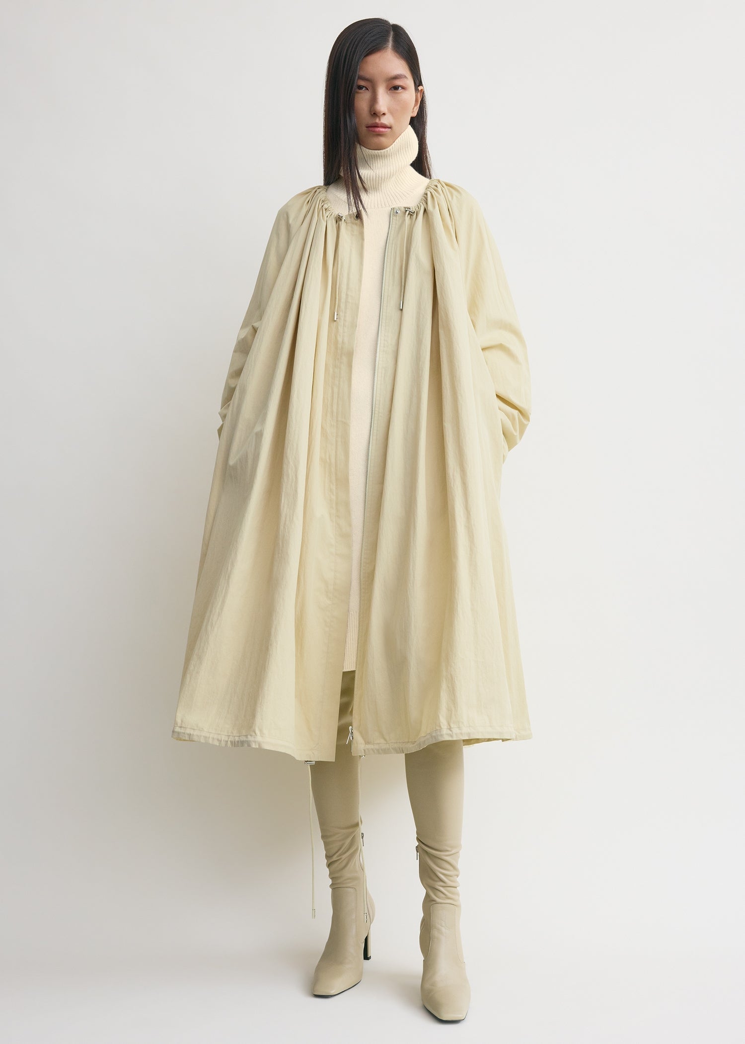 GATHERED PARACHUTE COAT