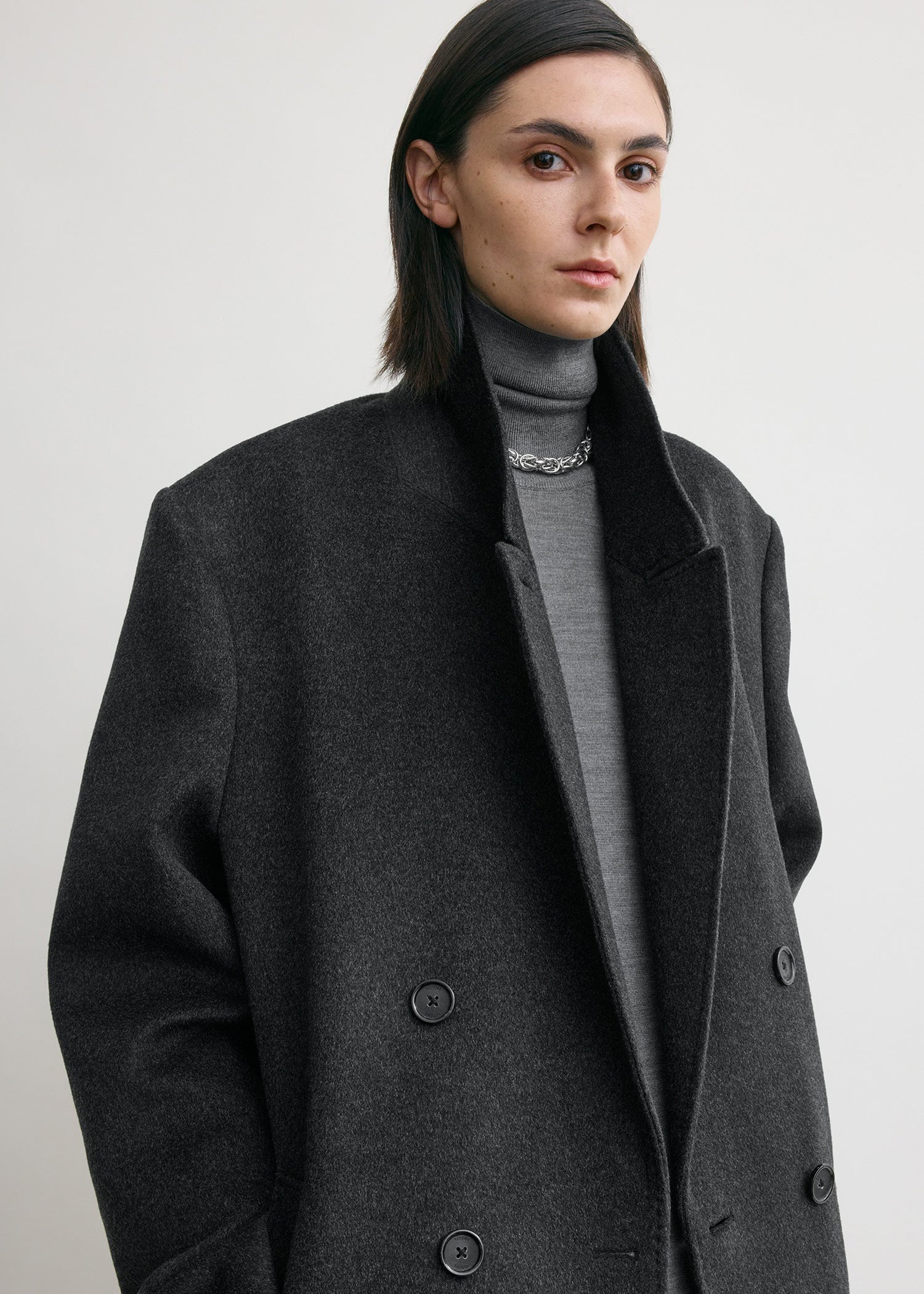 DOUBLE-BREASTED CASHMERE COAT
