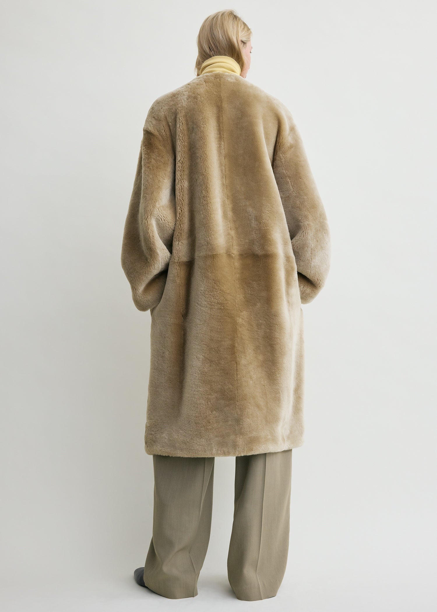 COLLARLESS SHEARLING COAT