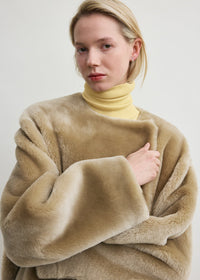 COLLARLESS SHEARLING COAT