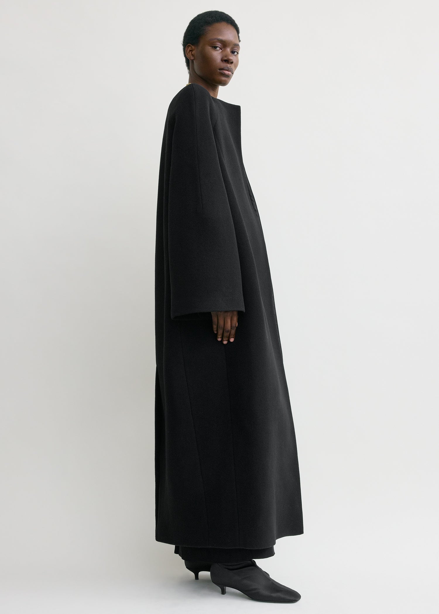BELL-SLEEVE COAT