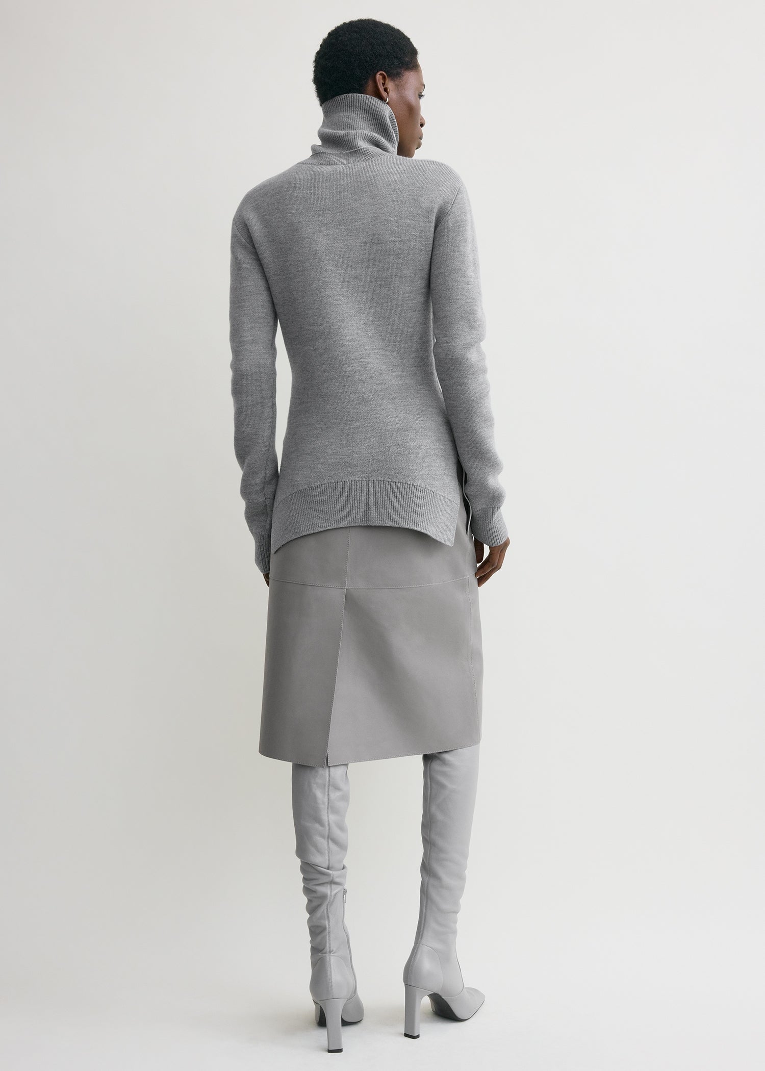 HIGH-NECK DOUBLE KNIT