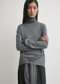DOUBLE-SLEEVE TURTLENECK