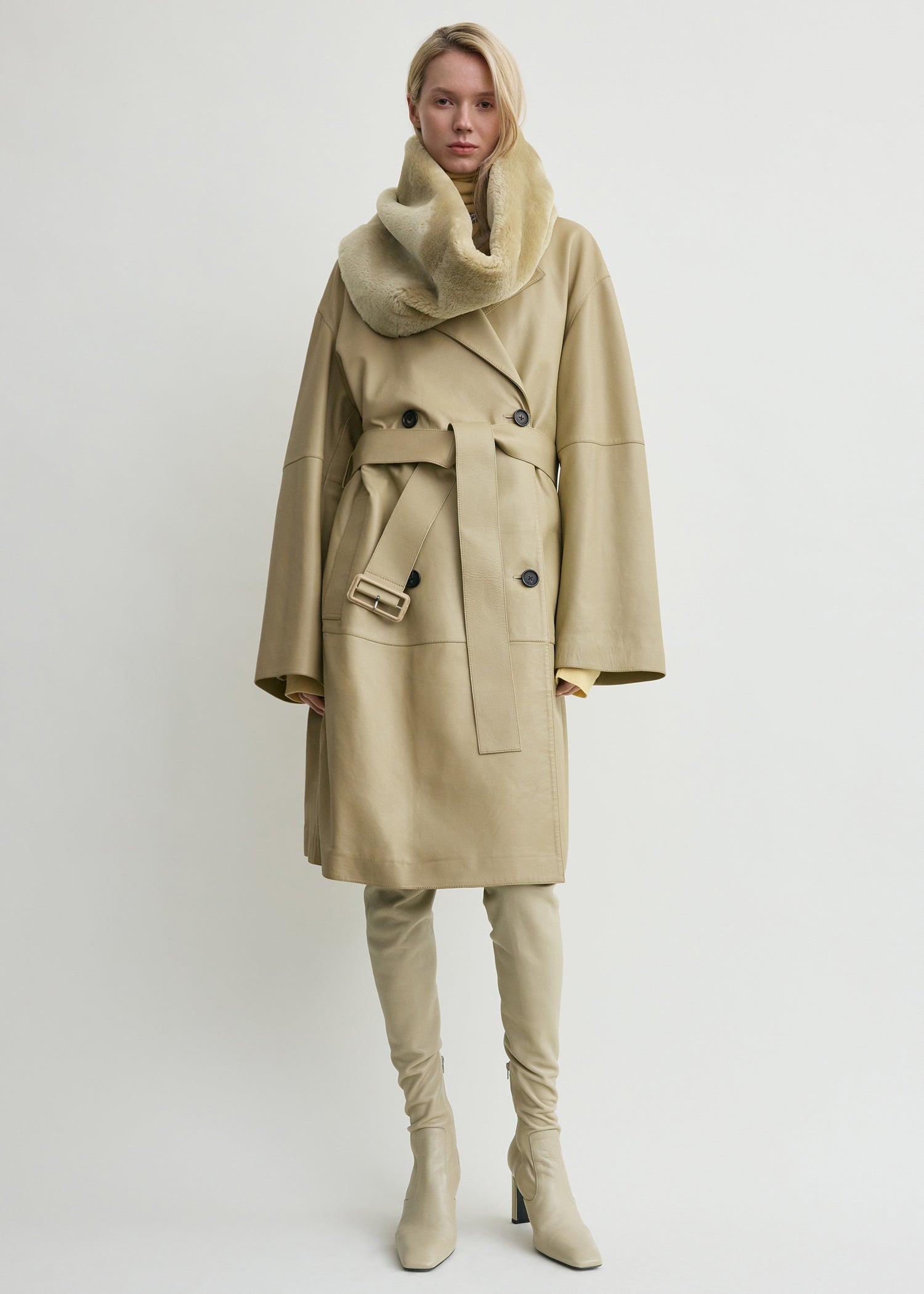 PLUSH SHEARLING MUFF