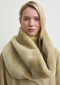 PLUSH SHEARLING MUFF