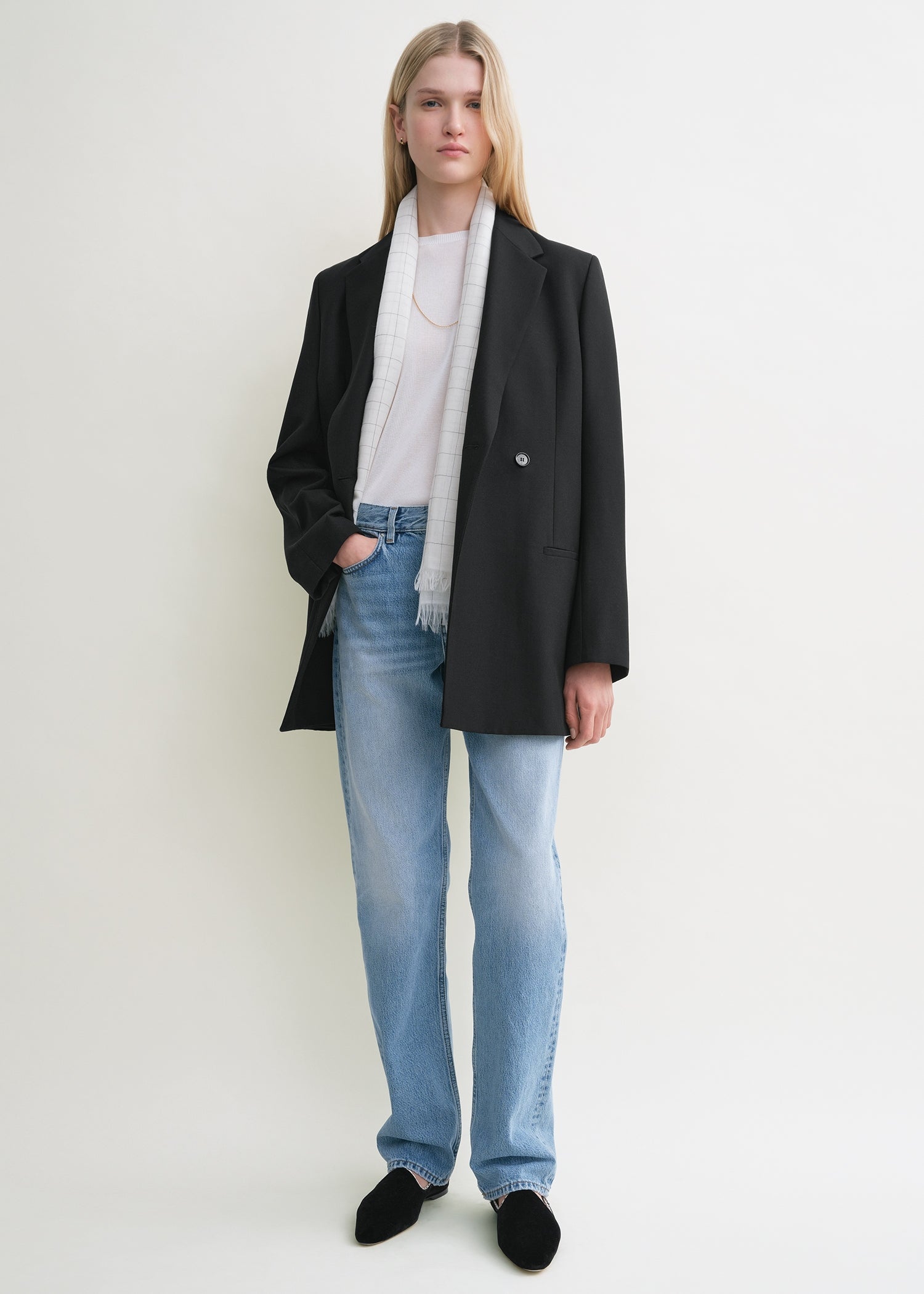 DOUBLE-BREASTED BLAZER