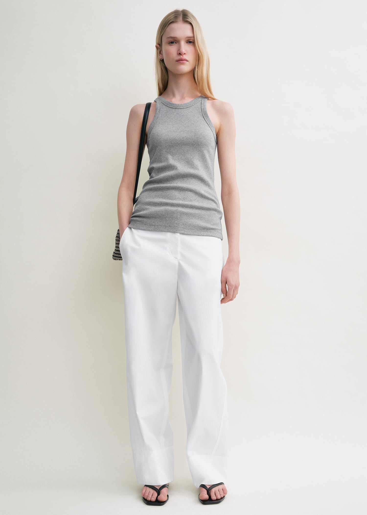CURVED RIB TANK