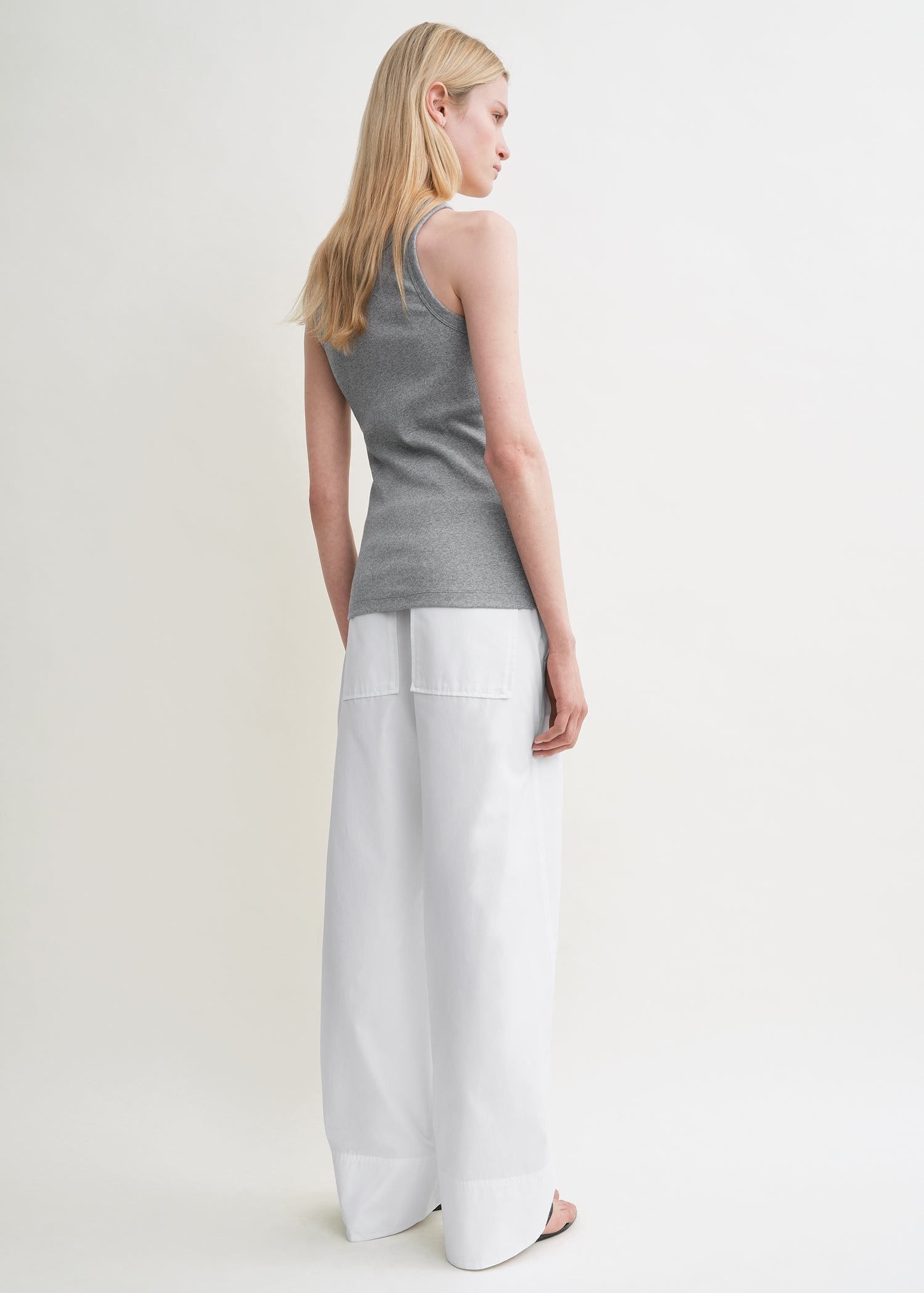 CURVED RIB TANK