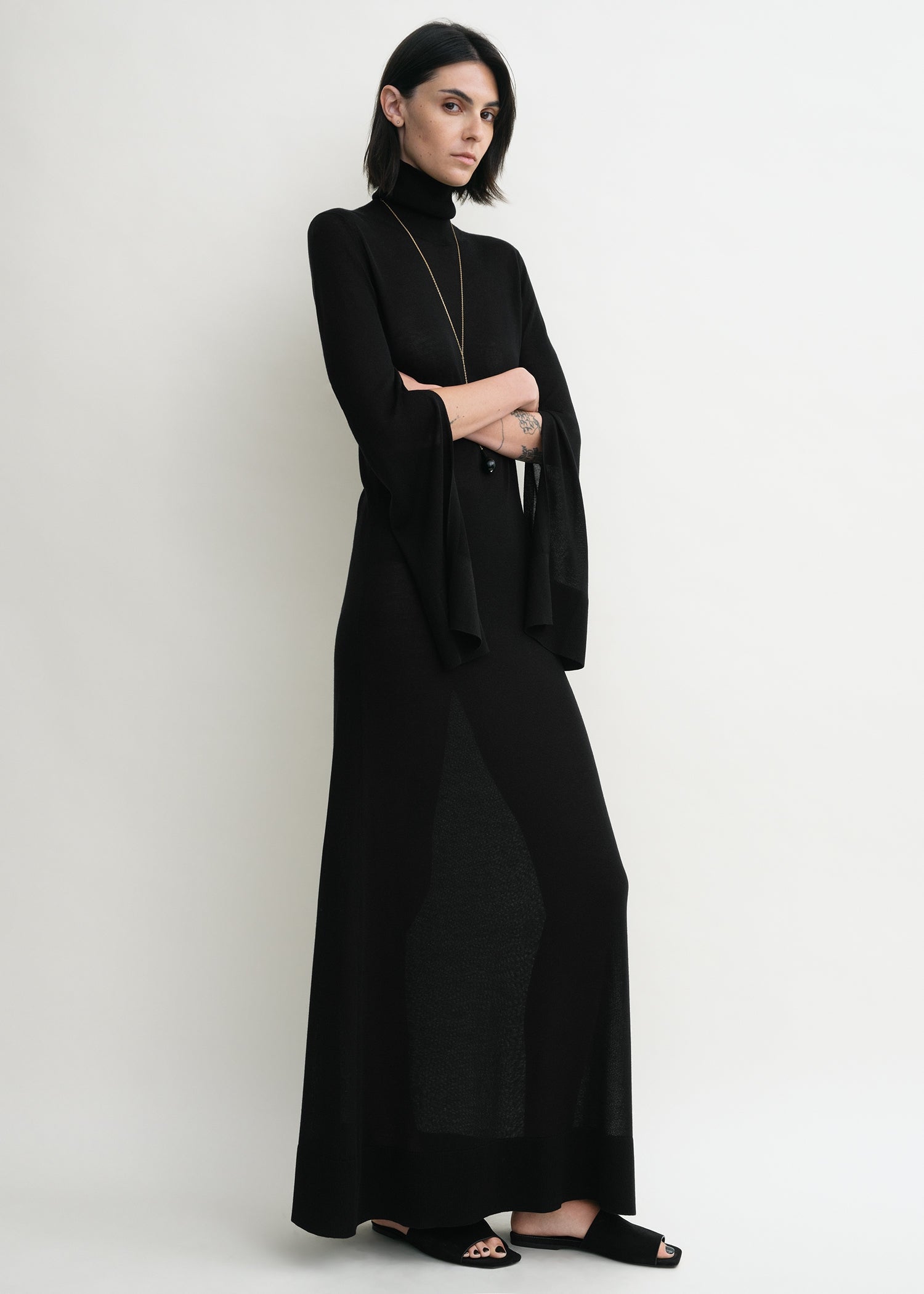 SLIT SLEEVE KNIT DRESS