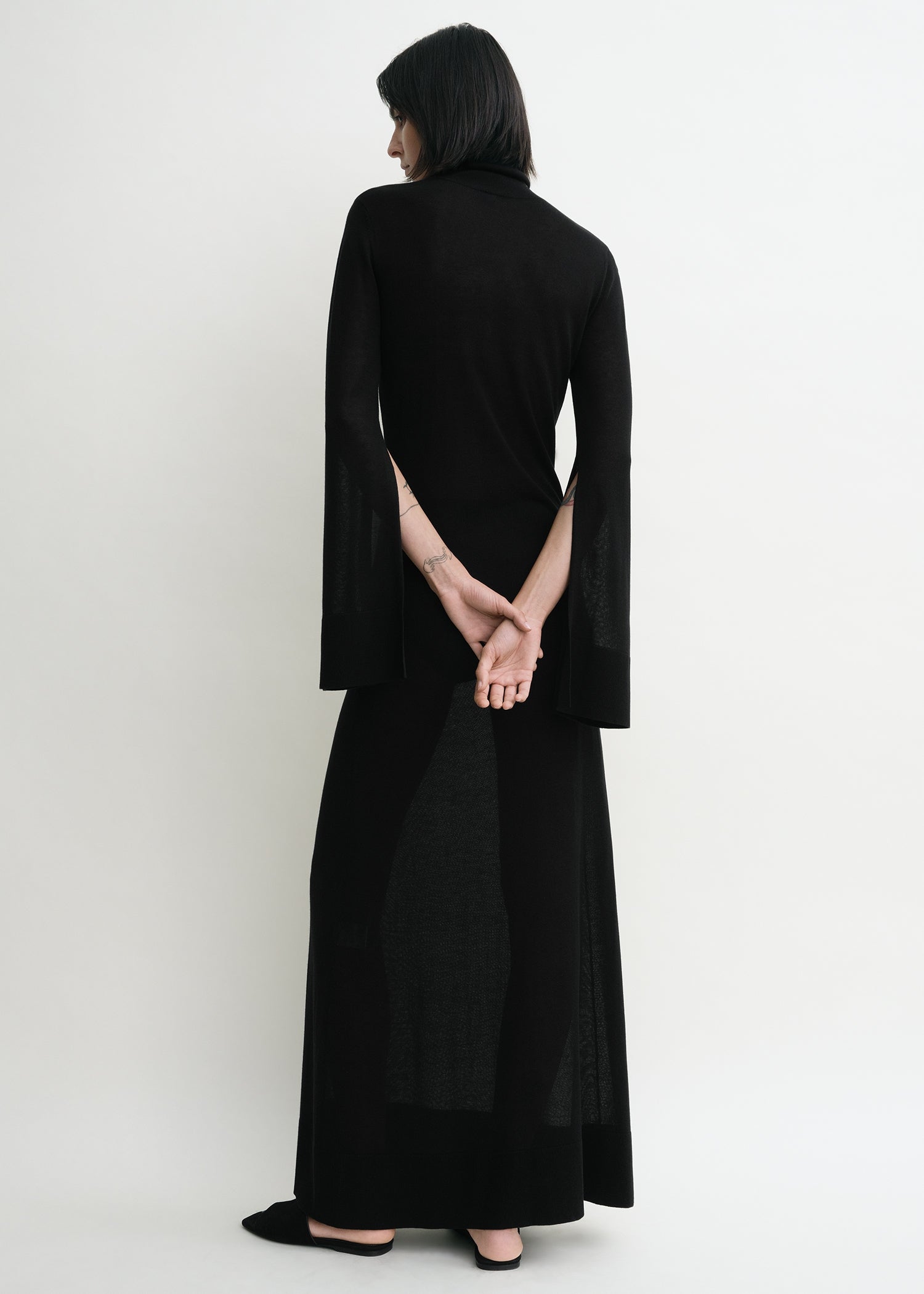SLIT SLEEVE KNIT DRESS